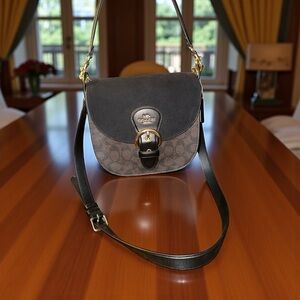 👜 Coach Kleo 23 Shoulder Bag / Crossbody – Signature Logo Leather & Suede